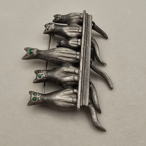 Vtg AJC Brooch Kitty Cats Pewter Green Eyes Articulated Dangle Tails 2.5" Pin - Picture 4 of 9